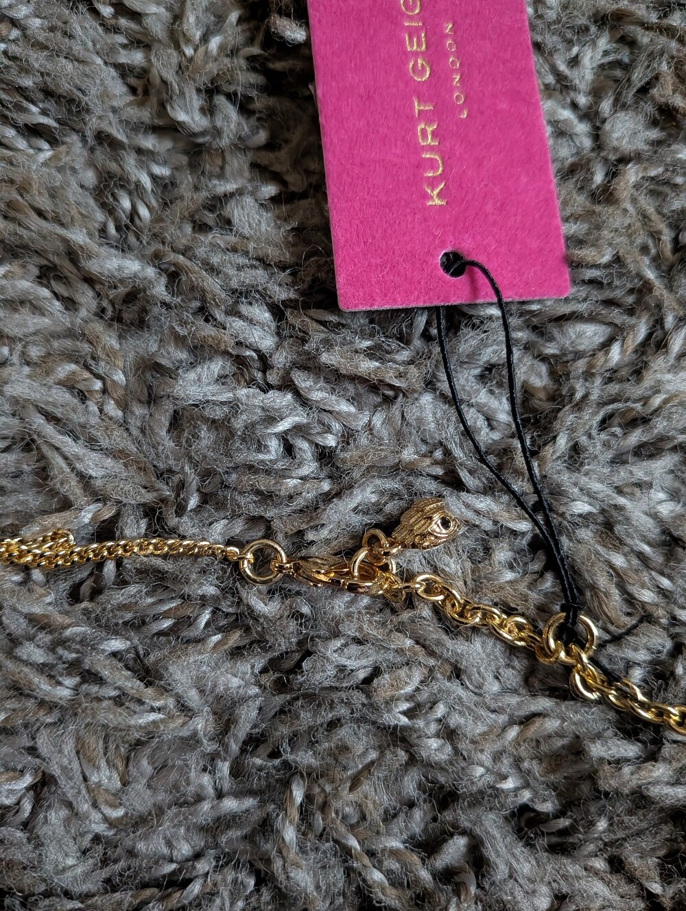 Kurt Geiger Eagle Head Gold Tone Multicolor Charm Pendant Necklace NEW - Picture 5 of 8